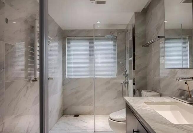 衛(wèi)生間裝修小技巧，告別濕暗臭！