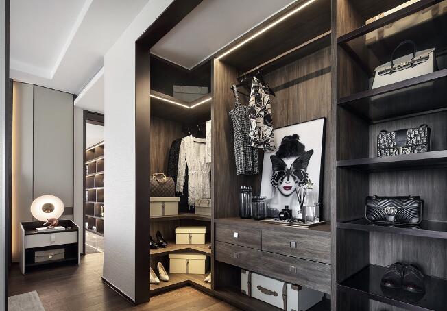 衣帽間裝修設(shè)計(jì)的5個(gè)小技巧
